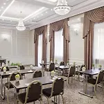 Palac Zegrzynski 4*
