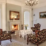 Palac Zegrzynski Aparthotel