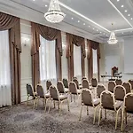 Aparthotel Palac Zegrzynski 4*