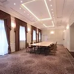 Palac Zegrzynski Aparthotel 4*