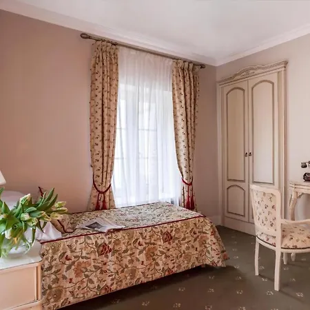 Palac Zegrzynski Apartmanhotel 4*