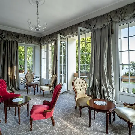 Palac Zegrzynski Apartmanhotel Zegrze