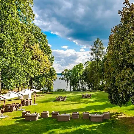 Palac Zegrzynski 4*