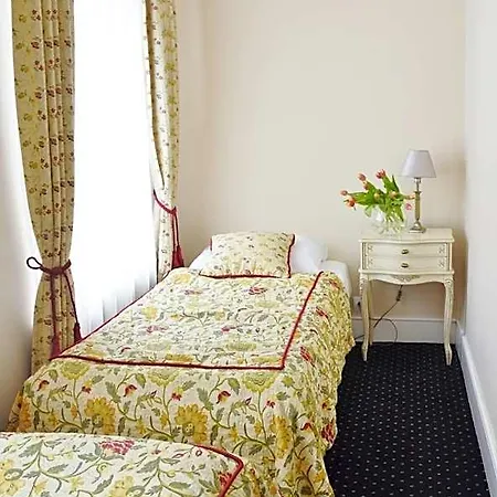 Palac Zegrzynski Apartmanhotel