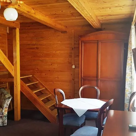 Palac Zegrzynski Apartmanhotel Zegrze