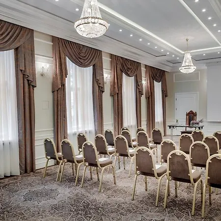 Ξενοδοχείο με διαμερίσματα Palac Zegrzynski 4*