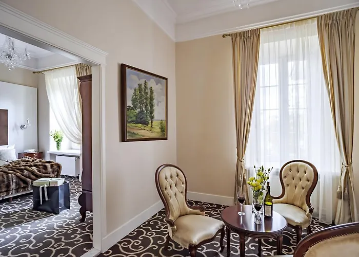 Pałac Zegrzyński Hotel apartamentowy 4*