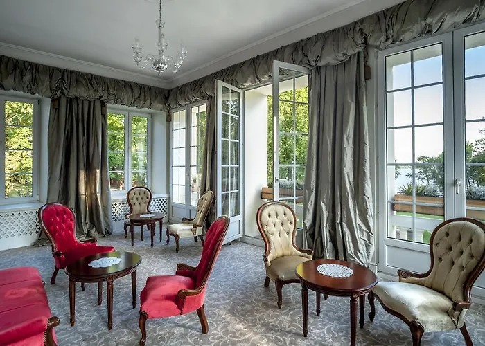 Pałac Zegrzyński Hotel apartamentowy Zegrze