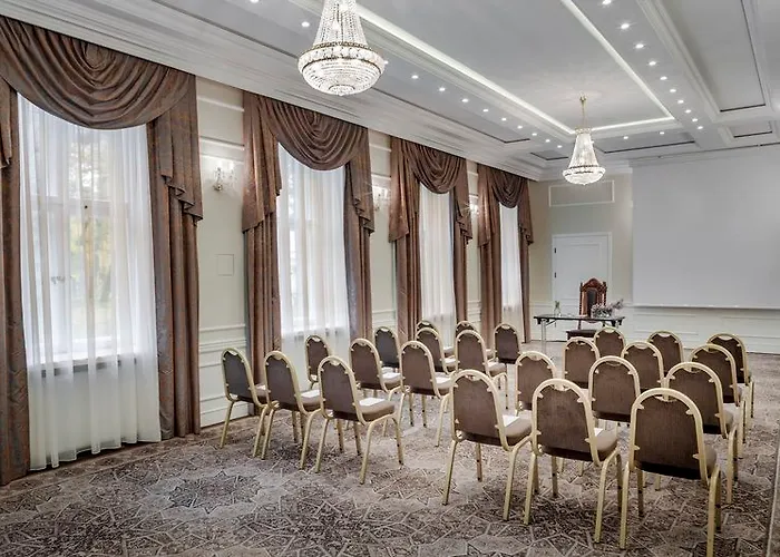 Hotel apartamentowy Pałac Zegrzyński 4*