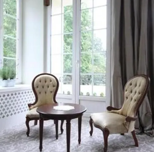 Hotel apartamentowy Pałac Zegrzyński 4*