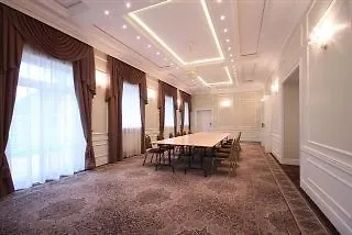 Pałac Zegrzyński Hotel apartamentowy 4*